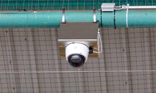 Was hat die Anschaffung und Installation der Kameras im Eintracht-Stadion den Steuerzahler gekostet? Foto: Frank Vollmer