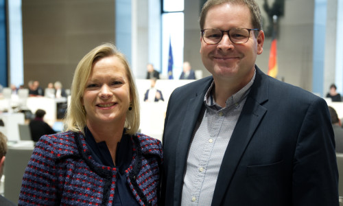 Dunja Kreiser (links) und Marcus Bosse im Landtag.
Foto: Wahlkreisbüro Dunja Kreiser