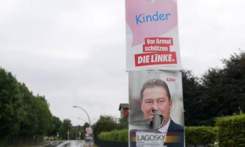 Immer wieder vergreifen sich Menschen vor den Wahlen an Parteiplakaten. Hier ein Schild der CDU, beschädigt. Symbolfoto: Alexander Panknin