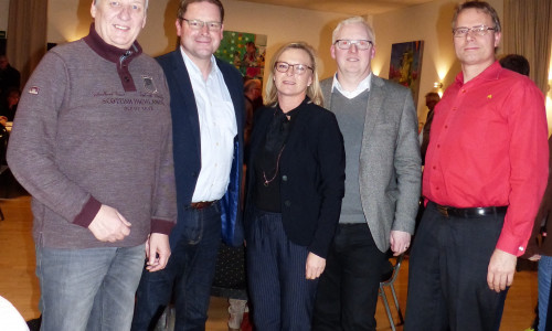 Von links: Oliver Ganzauer, Marcus Bosse, Dunja Kreiser, Falk Hensel und Udo Dettmann. Foto: SPD