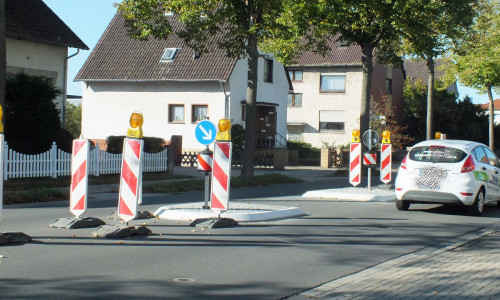 Neue Verkehrsinseln erleichtern das Queren der Hauptstraße in Emmerstedt. Foto: Kreisverkehrswacht Helmstedt