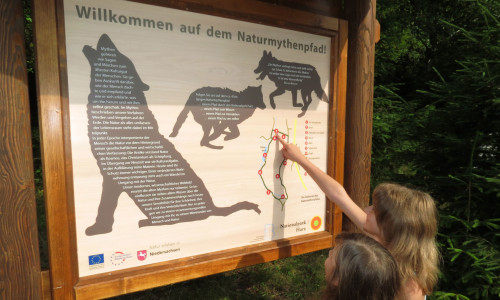 "Willkommen auf dem Naturmythenpfad". Foto: Walter Wimmer