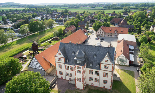Schloss Salder aus der Luft. Foto: Stadt Salzgitter/Kugelis