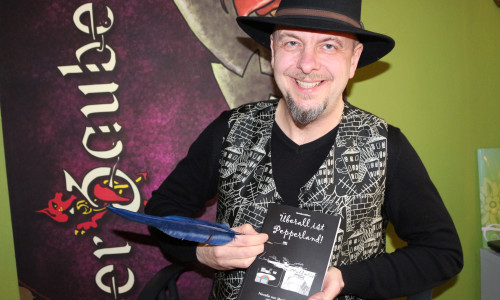 Martin Bolik ist Hörbuch-Autor aus Wiedelah. Er schuf die Hörspiele "Der Zauberkoch". Fotos: Anke Donner 