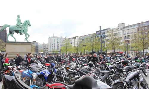 Tausende Motorradfahrer sind am Samstag von Salzgitter nach Braunschweig gefahren. Fotos: Jan Borner