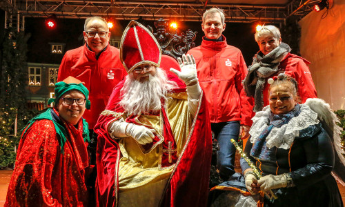 Der Nikolaus besucht am Freitag wieder den Stadtmarkt. Foto: Stadt Wolfenbüttel