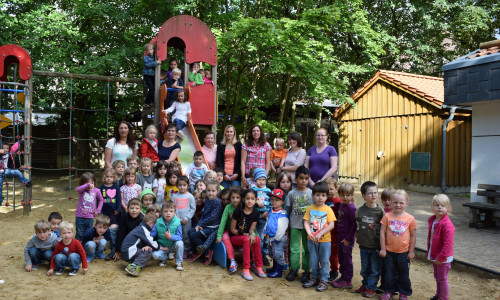 Die Kinder der Kita Kunterbunt und ihre Erzieherinnen freuen sich auf das Sommerfest am 18. Juli von 11 bis 16 Uhr statt. Foto: Stadt Goslar