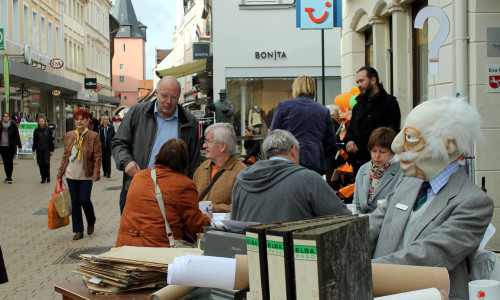 Zahlreiche Bürgerinnen und Bürgerinnen beteiligten sich an der Fragebogenaktion zur Stadtentwicklung. Foto: Stadt Helmstedt/Hartmann 