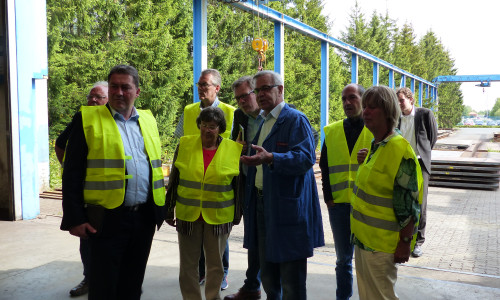 Der Bundestagsabgeordnete Uwe Lagosky besuchte die Firma Uhlig Rohrbogen in Langelsheim. Foto: CDU