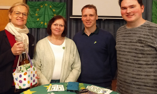 Die Grüne Europakandidatin Viola von Cramon mit den Grünen Angela Bösselmann, Philipp Schöniger und Nico Söhnel (v. li.). Foto: Bündnis 90/Die Grünen