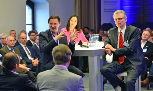 Johann Jungwirth, AnjeGering und Karsten Lemmer in der Diskussion. Fotos: IHK Braunschweig