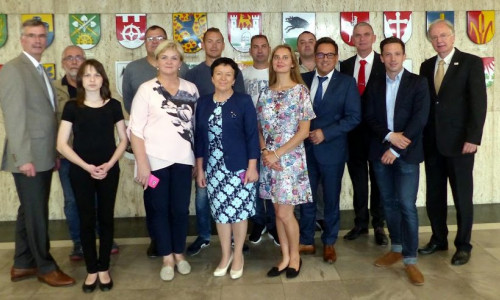 Die litauische Delegation wurde im Wolfsburger Rathaus durch Manfred Hüller und Falko Mohrs empfangen. Foto: DRK Wolfsburg