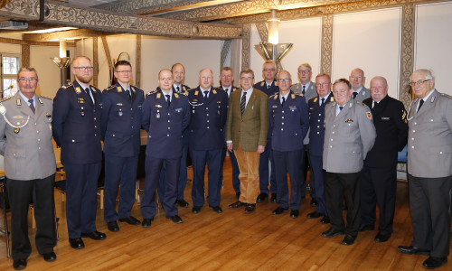 Bürgermeister Thomas Pink empfing die Luftwaffenoffiziere im Rathaus. Foto: Privat