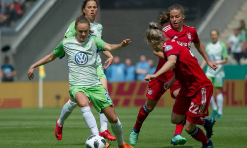 Gegen stark verteidigende Münchenerinnen setzte sich der VfL durch den Treffer von Caroline Hansen (li.) am Ende im Elfmeterschießen durch. Foto: imago/foto2press
