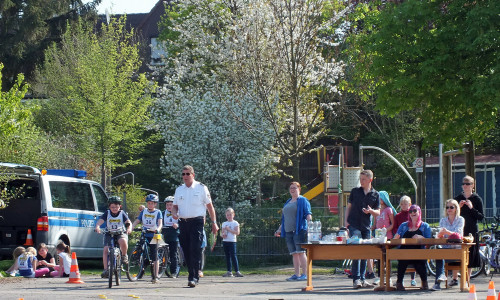 An der Grundschule Emmerstedt fand die Radfahrausbildung statt. Foto: Klaffehn