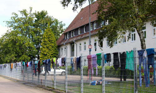 In den Flüchtlingsunterkünften fehlt ein Internetzugang. Hier die Landesaufnahmebehörde in Kralenriede.