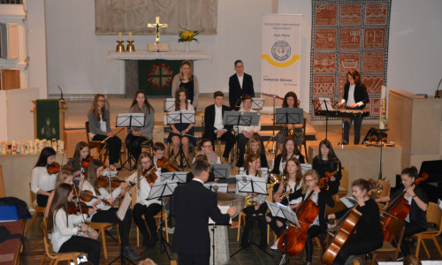 Das Klassenorchester spielte in der Friedenskirche. Foto: Privat