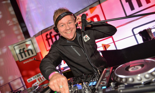 FFN-DJ Lars Engel soll den Feiernden musikalisch einheizen. Foto: FFN