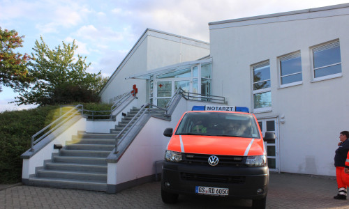 DRK und Polizei aus Goslar werden die Übertragungen der Fußballspiele an der Kaiserpfalz begleiten. Symbolfoto: Anke Donner 