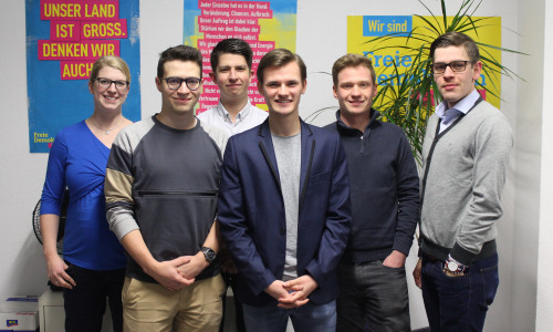 Der neue Vorstand der Jungen Liberalen (JuLis) ist gewählt: Christina Balder, Max Weitemeier, Adam Vuckic, Vincent Schwarz, Rasmus Hilgner und Philipp Literski (v.l.n.r.). Es fehlt: Piet Schwarz. Foto und Text: FDP