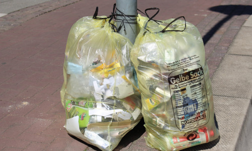 Wenn man Müllsäcke falsch befülllt, ist das eine Ordnungswidrigkeit. Symbolfoto: Max Förster