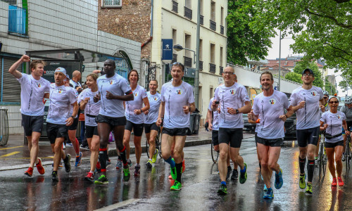 Nass bis auf die Haut aber überglücklich kamen die Sportler in Sèvres an. Fotos: Stadt Wolfenbüttel