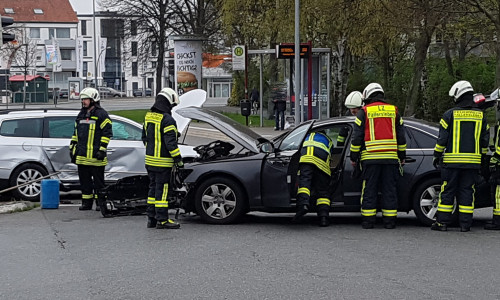 Im Kreuzungsbereich Mozartstraße und Wolfsburger Landstraße kam es am Samstagmorgen zu einem Verkehrsunfall mit zwei Fahrzeugen. Foto: Feuerwehr Fallersleben.