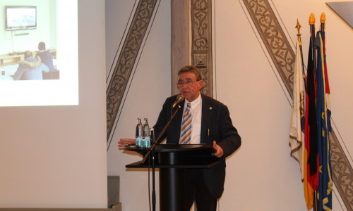 Bürgermeister Thomas Pink beim Rathausgespräch am Donnerstagabend. Foto: Jan Borner