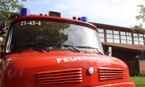 Die Freiwillige Feuerwehr Semmenstedt richtet anlässlich Ihres Jubiläums ein Treffen " Alter Feuerwehr Motorspritzen und Fahrzeuge" aus. Symbolfoto: Anke Donner