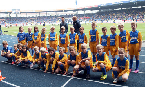 Die Klasse der 3a der Erich-Kästner-Schule im Eintracht-Stadion. Foto: privat