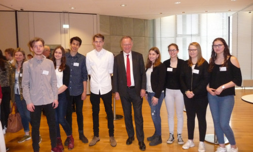 Die Schüler des Gymnasiums am Bötschenberg hatten die Gelegenheit mit Ministerpräsident Stephan Weil über das Thema "Europa" zu diskutieren. Foto: Gymnasium am Bötschenberg