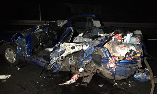 Der Fahrer dieses Wagens wurde lebensgefährlich verletzt. Fotos und Video: aktuell24/Kr