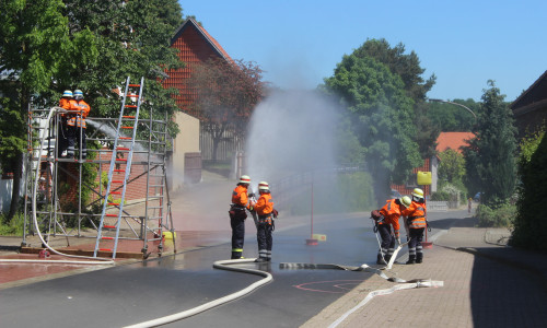 Die Feuerwehr Gielde holte sich den ersten Platz bei der Leistungsüberprüfung der Feuerwehren der Gemeinde Schladen_Werla. Fotos: Anke Donner 