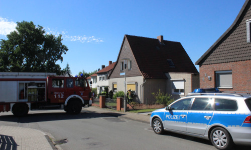 Die Feuerwehr Wolfenbüttel wurde am frühen Donnerstagabend in die Pestalozzistraße gerufen. Dort hatte in einem Einfamilienhaus der Rauchmelder angeschlagen. Foto: Anke Donner 