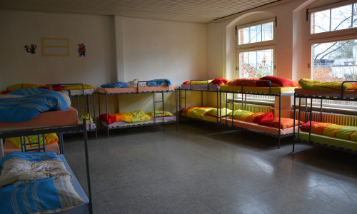 In diesen Räumen der ehemaligen Realschule wurden die Neuankömmlinge untergebracht. Fotos: DRK