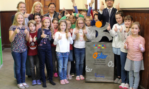 Am Freitag wurde der Sport-Oskar an die Grundschule Edith Stein übergeben. Fotos und Podcast: Alexander Dontscheff