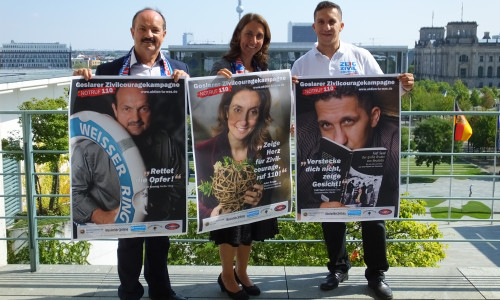 Goslarer Zivilcouragekampagne mit Koschig und Saad zu Gast im Kanzleramt. Von links: Günter Koschig, Aydan Özuguz, Fadi Saad. Foto: GZK
