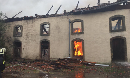 Die Scheune ist komplett ausgebrannt. Fotos und Video: aktuell24/KR
