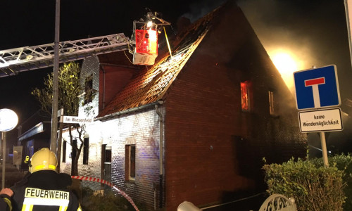 In Mündstedt brannte ein Haus. Fotos: aktuell24 