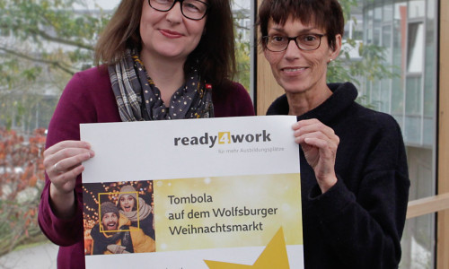 Yvonne Sobotta links) und Kerstin Bebenroth vom Team ready4work freuen sich auf die Tombola-Aktion. Foto: ready4work