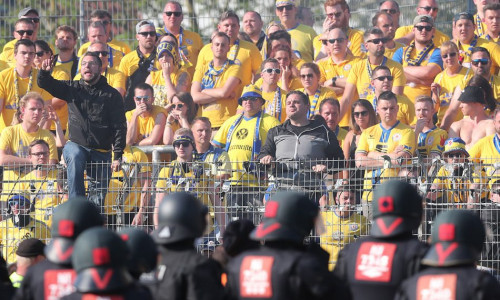 Gern gesehene Gäste: Eintracht Braunschweigs Fans verhielten sich vorbildlich. Foto: Agentur Hübner