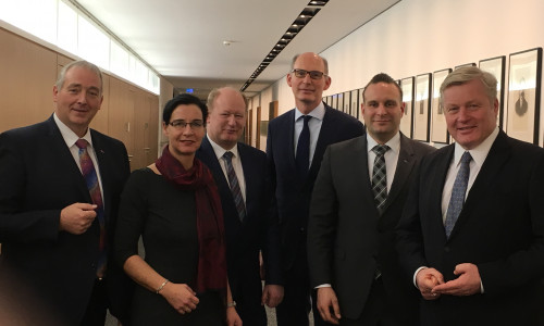 Von links: Frank Oesterhelweg, Veronika Koch, Reinhold Hilbers, Christoph Plett, Oliver Schatta und Dr. Bernd Althusmann. Foto: CDU