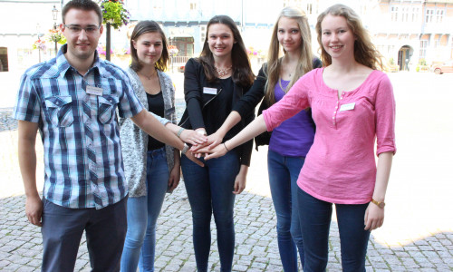 Frisch und motiviert gehen die fünf Jugendlichen in die Ausbildung bei der Stadt hinein. Foto: Max Förster
