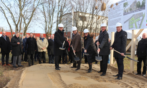 Der erste Spatenstich ist erfolgt, das größter Wohnungsbauprojekt seit den 70iger Jahren in Braunschweig startet. Foto: Robert Braumann