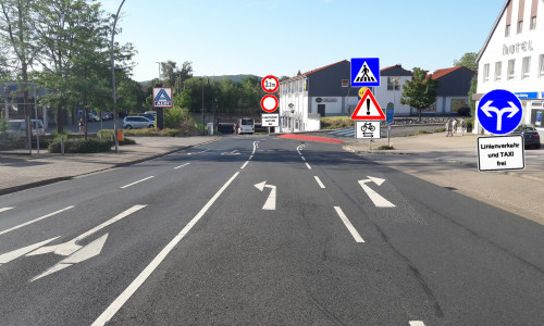 Die neue Verkehrsführung an der Breslauer Straße. Radfahrer sind hier neuerdings vorfahrtsberechtigt.

Bild: Stadt Salzgitter