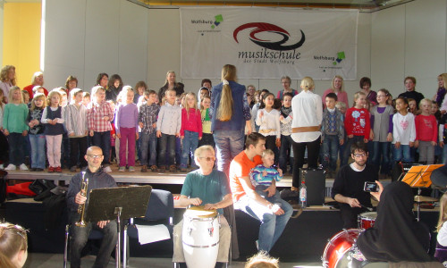 Die Musikschule der Stadt Wolfsburg lädt am Samstag, 21. April von 15 bis 17 Uhr zum ersten Tag der offenen Tür dieses Jahres in die Goetheschule ein. Foto: Stadt Wolfsburg