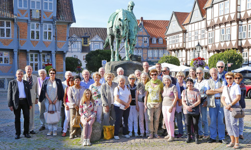 Die Besuchergruppe aus Luxemburg auf dem Stadtmarkt. Foto: Stadt Wolfenbuettel/rae