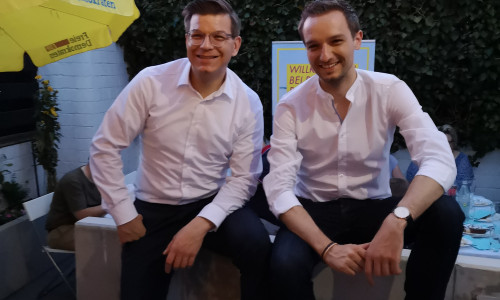 Foto: Björn Försterling (links) hatte den FDP-Bundestagsabgeordneten Benjamin Strasser als Redner zum Sommergrillen des FDP-Kreisverbandes eingeladen. 

Foto: Christina Balder