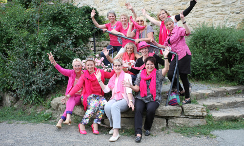 Die Läuferinnen der Gruppe „Pink Ladies“ fiebern dem Anti-Brustkrebs-Lauf in den Wallanlagen entgegen. Foto: Privat
