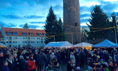 Rund 3.000 Besucher feierten am Sonntag den Advent auf der Vienenburg. Fotos: Privat. 